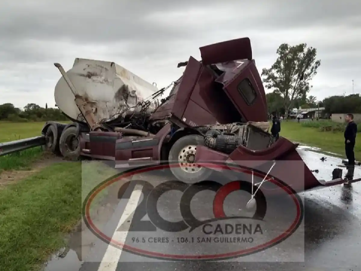 Accidente entre dos camiones: un muerto