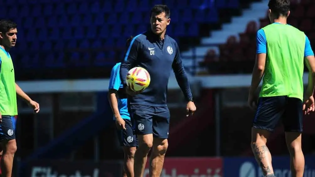 Almirón no va más en San Lorenzo y negociarán su salida