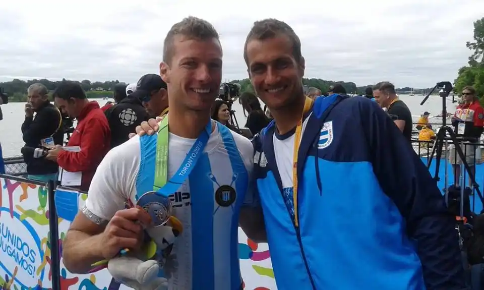 Brian abre el juego en Francia