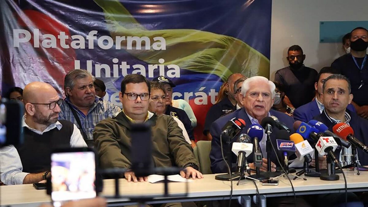 «TODA PERSECUCIÓN NOS ENCONTRARÁ UNIDOS»: Plataforma Unitaria sobre orden de aprehensión contra Edmundo González (+Comunicado)