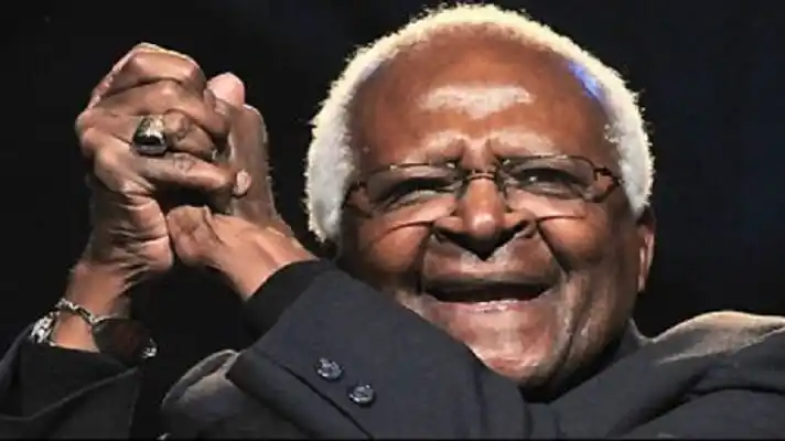 DESMOND TUTU: ícono de la defensa de los DD.HH muere a los 90 años (+Perfil)