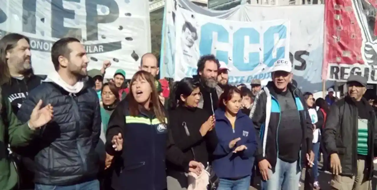 La insólita respuesta de los movimientos sociales por los 50 mil dólares incautados en un allanamiento 