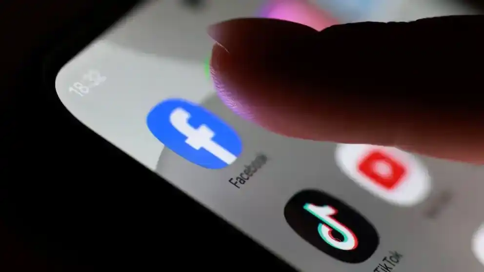 Francia aprueba la prohibición de las redes sociales a los menores de 15 años