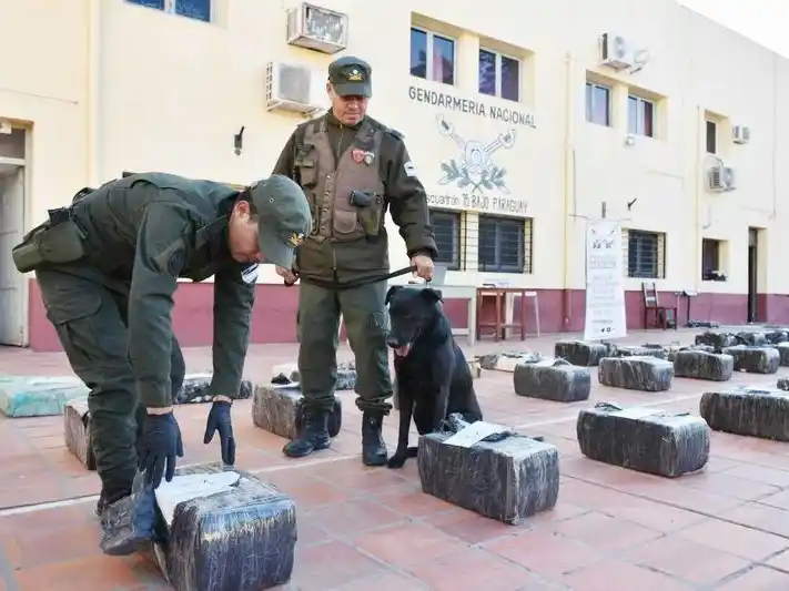 Interceptaron un camión proveniente de Paraguay que
se dirigía a Chile con más de 1400 kilos de marihuana
