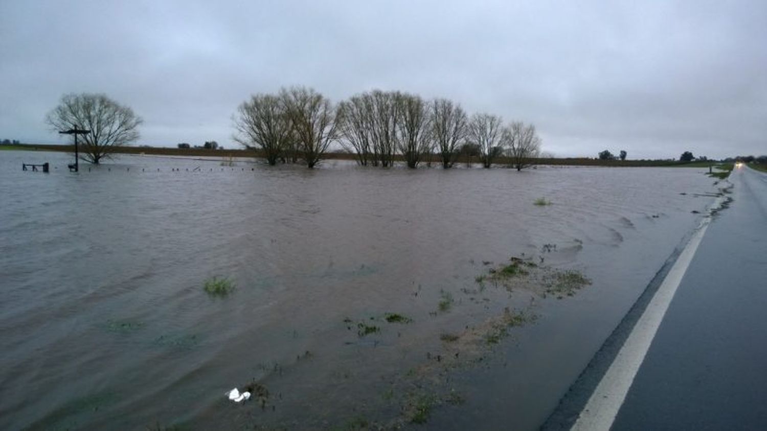 Las intensas lluvias causaron más de 400 evacuados en la Provincia