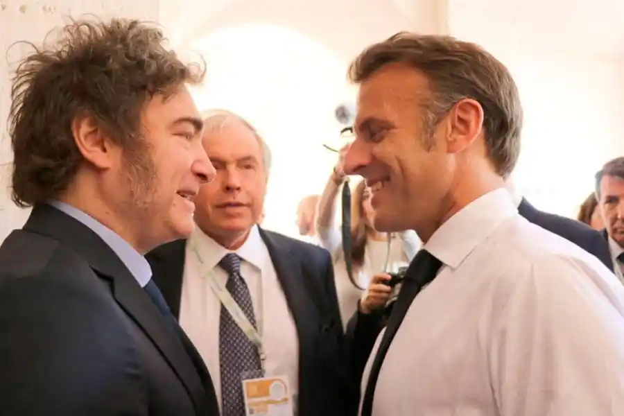 Javier Milei llegó a París: espera la reunión con Macron y la inauguración de los Juegos Olímpicos