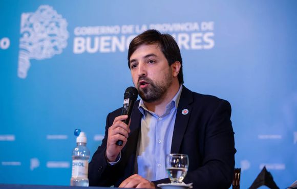 Desde el gobierno bonaerense desmintieron a Javier Milei: “Es falso, no hay centros de hormonización en la Provincia”
