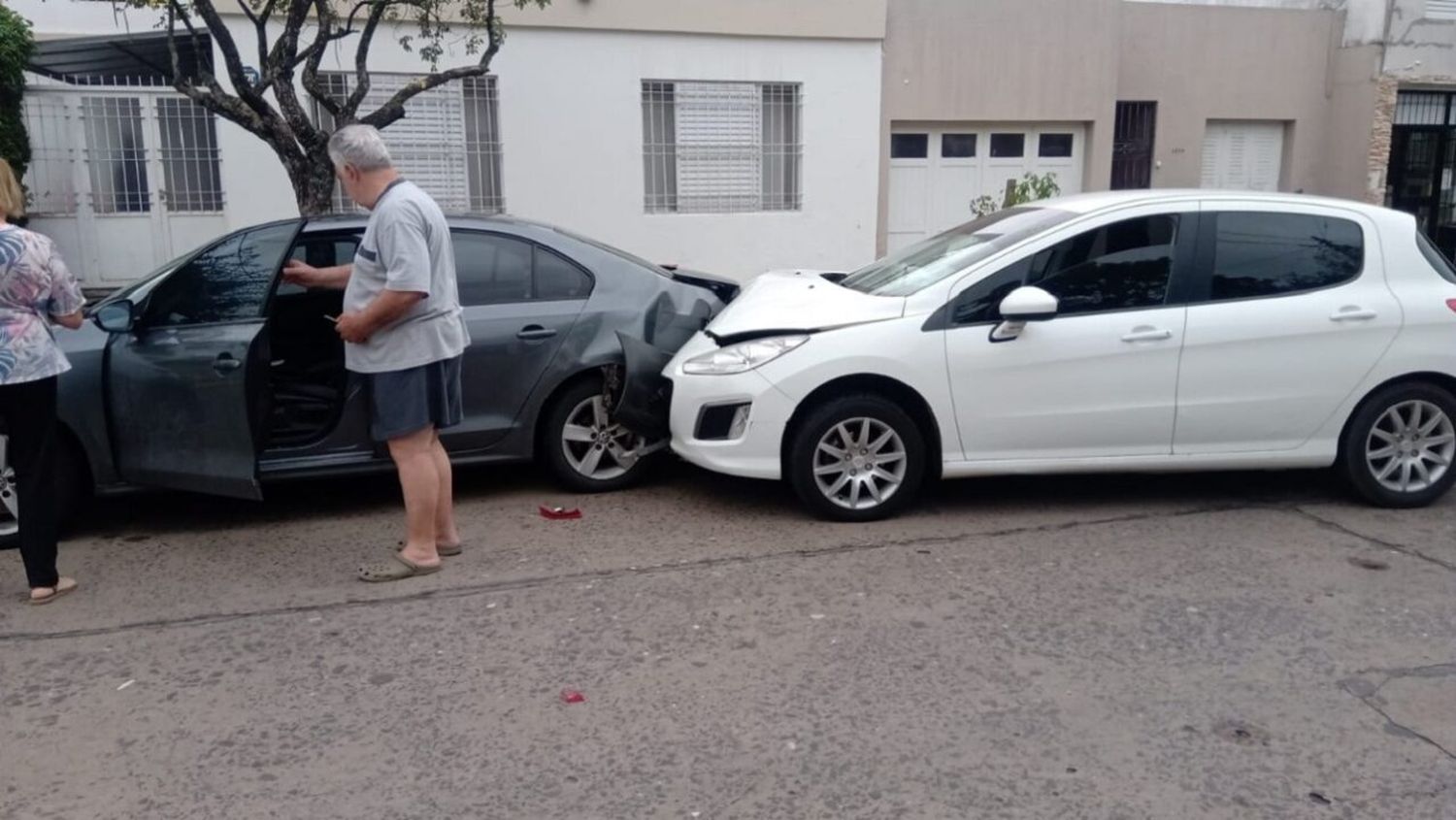 Chocó dos autos estacionados en la zona del macrocentro de Reconquista