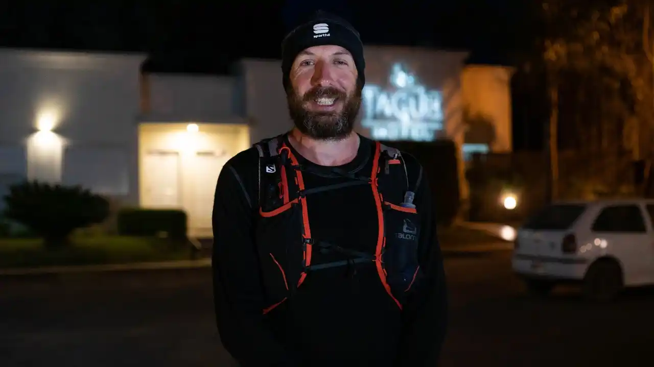 El hombre que correrá desde Ushuaia hasta Alaska estuvo en la ciudad