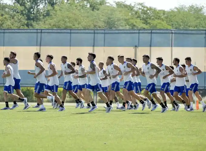 Sin Battaglia, Boca tuvo su primera práctica del año