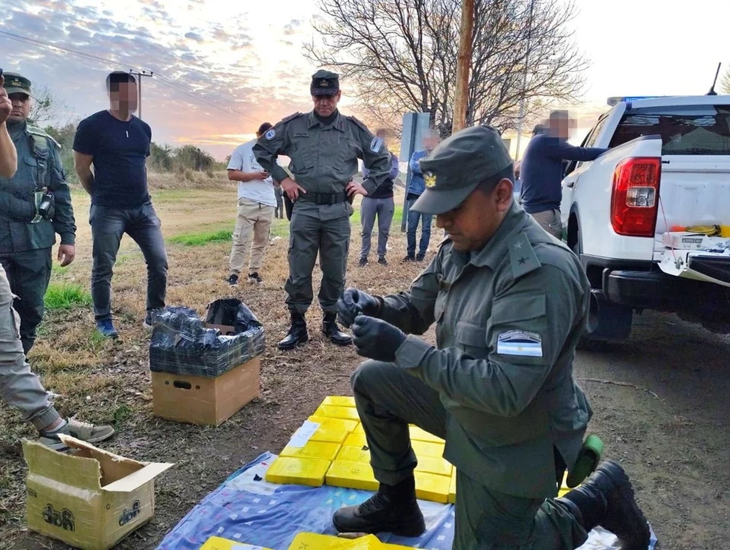Detectan un camión con 172 kilos de cocaína y detienen a cinco integrantes de una banda narco