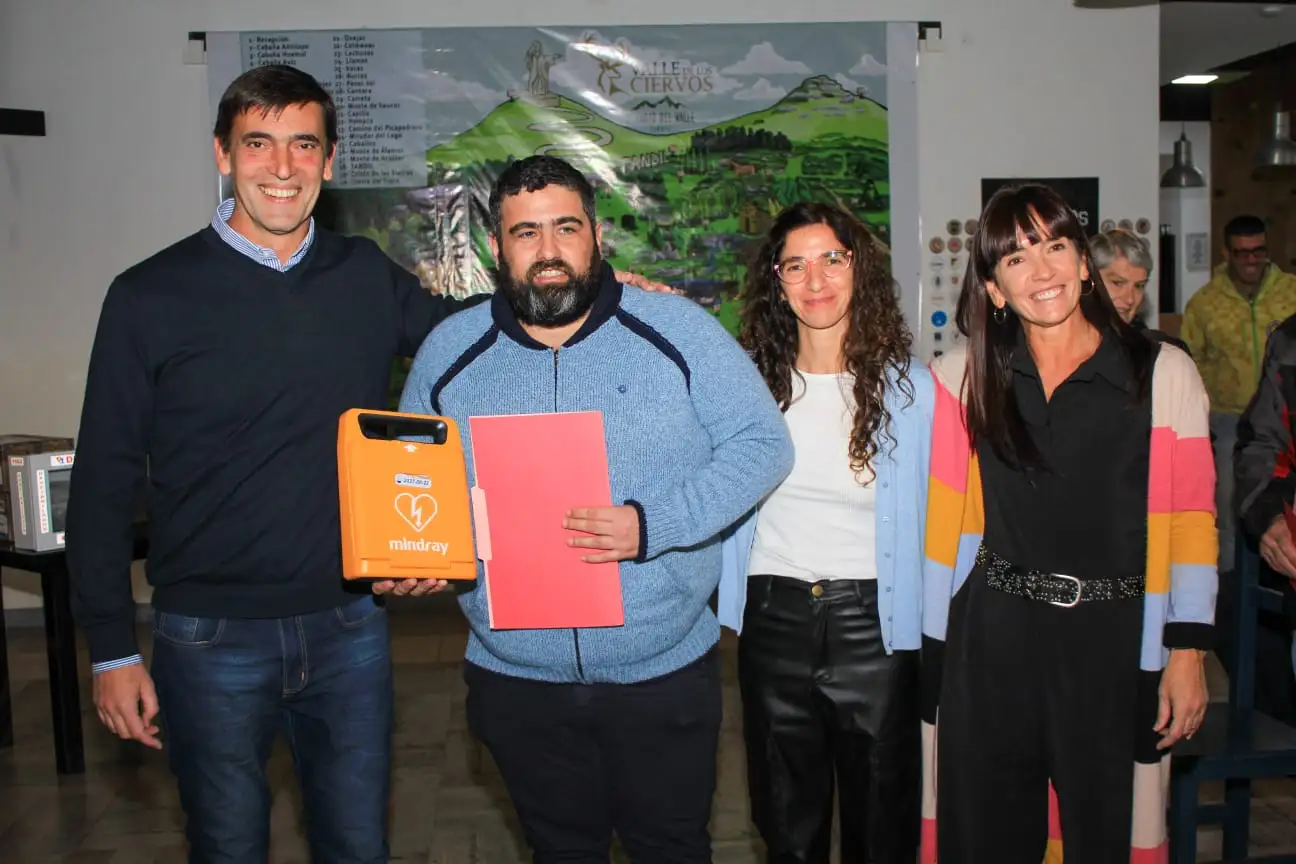 Se hizo la entrega de Desfibriladores Externos Automáticos a instituciones locales