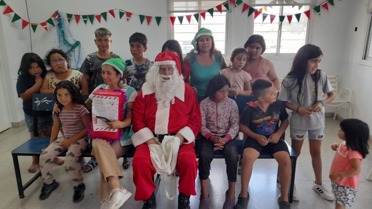 Papá Noel recorrió los CAPS y recibió las cartitas de los chicos
