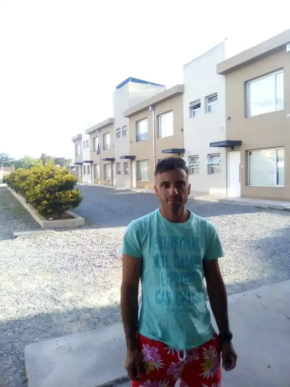 Dos delincuentes entraron por la puerta y se llevaron dos motos en el correr de una hora