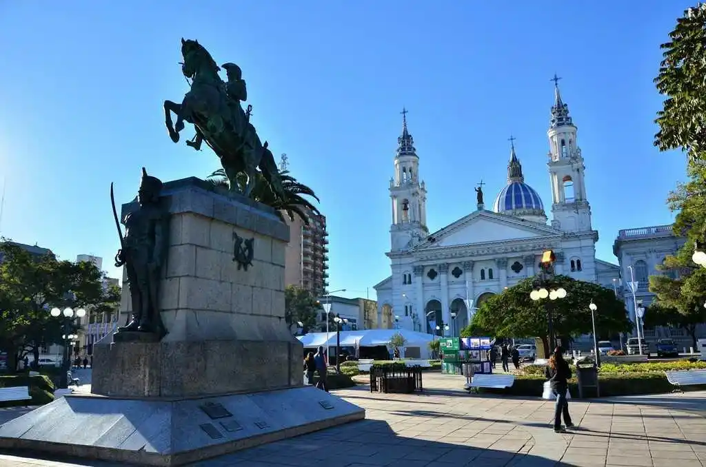 Paraná celebra el Día del Trabajador con ferias, gastronomía y actividades culturales