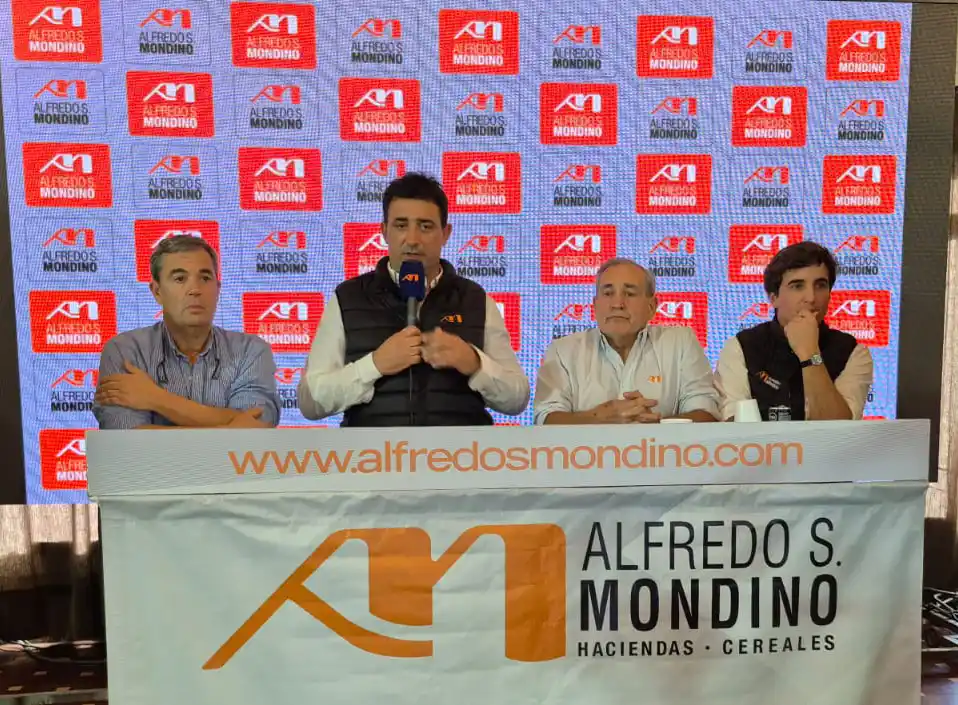 Mondino firme como los valores en Bahía Blanca