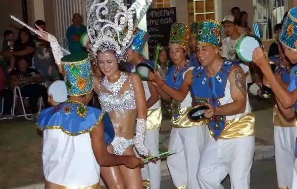 Desde hoy, Urdinarrain vivirá dos noches a puro carnaval