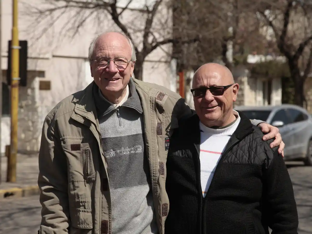 Alumnos maristas vuelven al colegio 50 años después   