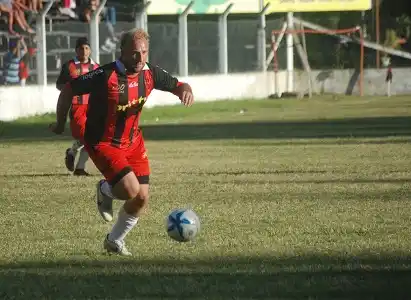 Divisional B: En el Parque, Central no pudo con La Vencedora