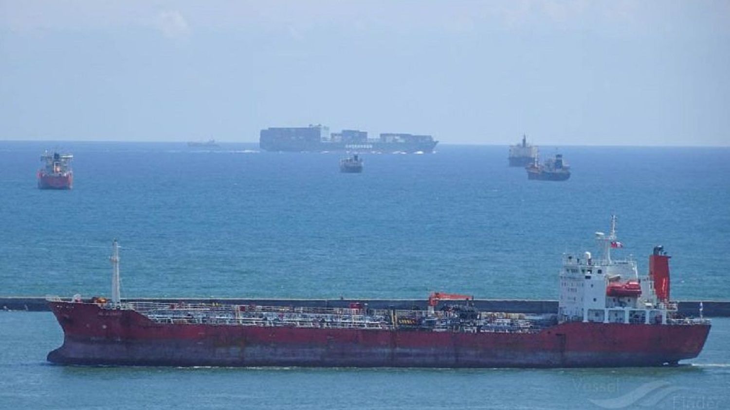 ¡ATENCIÓN! Buque con petróleo venezolano encalla en aguas de Indonesia