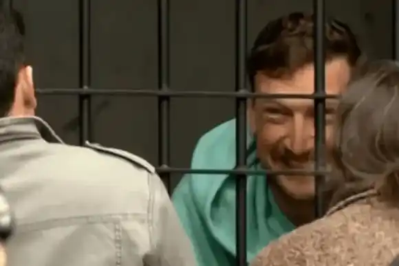 Visitaron en prisión a los hermanos Kiczka, acusados de pedofilia: críticas y burlas de familiares a la prensa