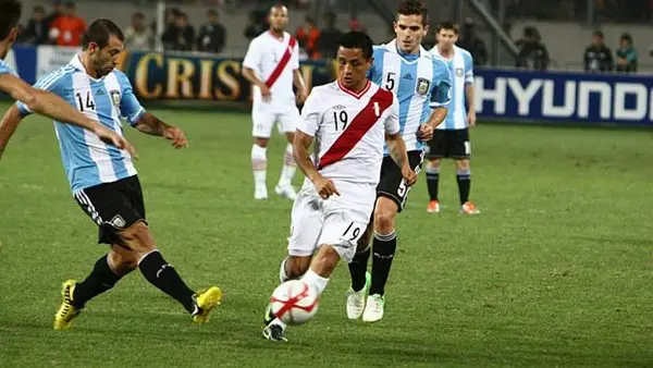 En Perú ya calientan el choque definitorio frente a Argentina