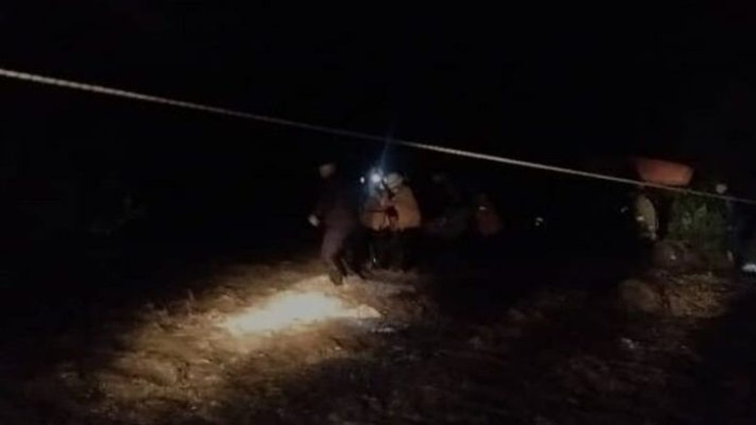 APLASTADAS POR UNA ROCA  mueren madre e hija en Trujillo: fuertes lluvias afectaron vialidad y 35 casas en Mocoy