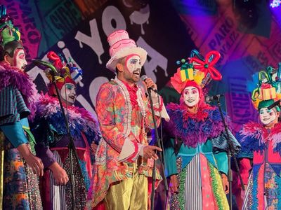 Homenaje a Cayetano Silva con el arte murguero de "Vieja Diabla"
