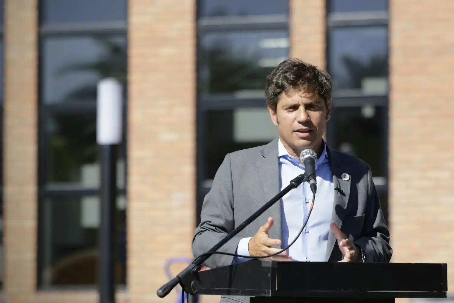 Kicillof llega a Chascomús y General Belgrano con una agenda centrada en viviendas, escrituras y producción