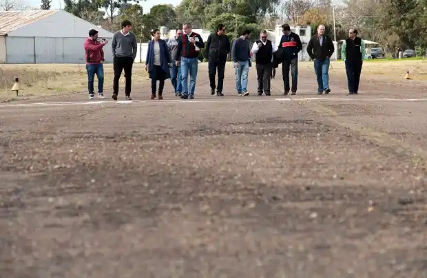 Conforman una mesa de trabajo recuperar el Aeródromo 