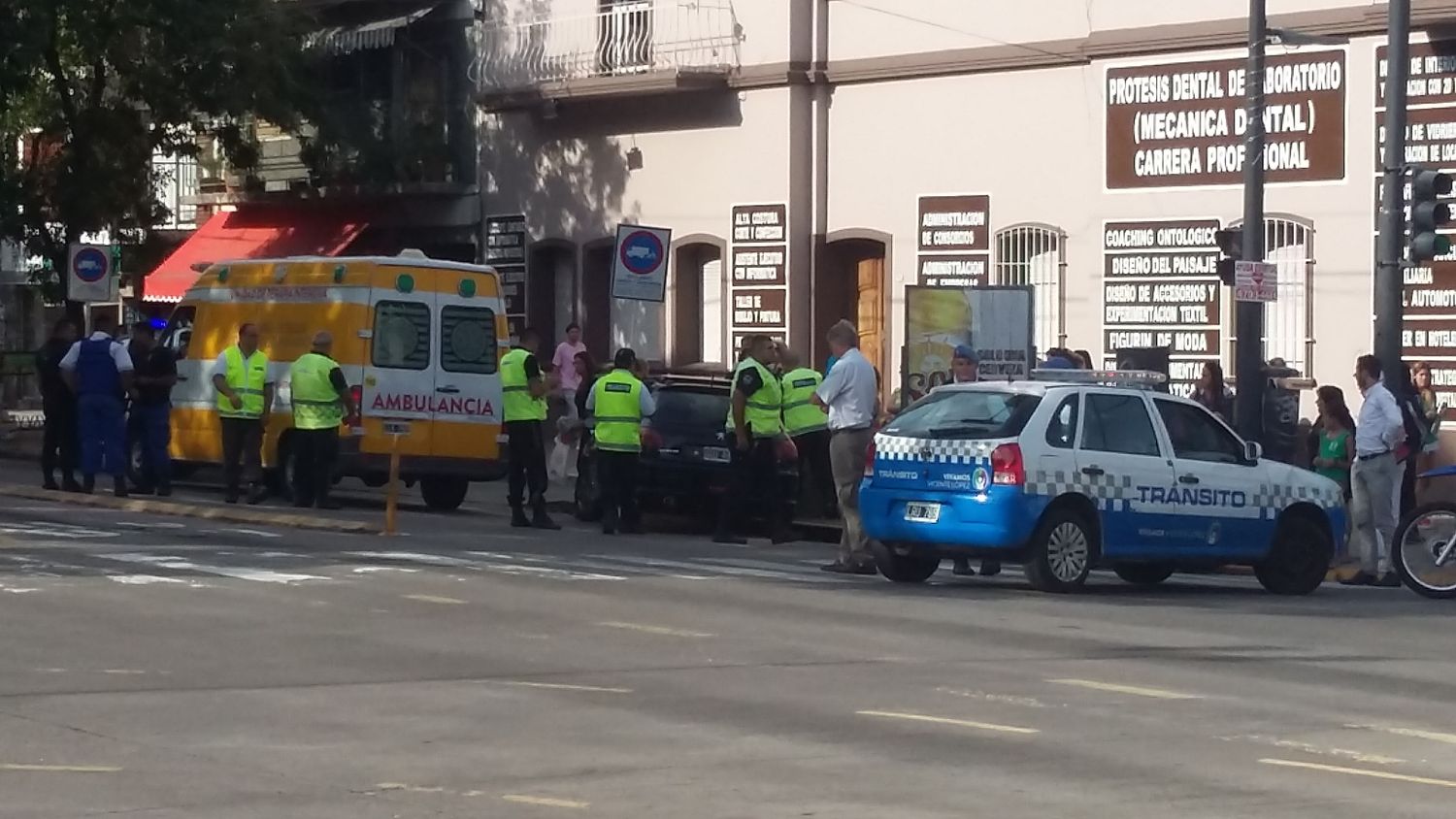 Asistieron a un jubilado que fue atropellado en Vicente López