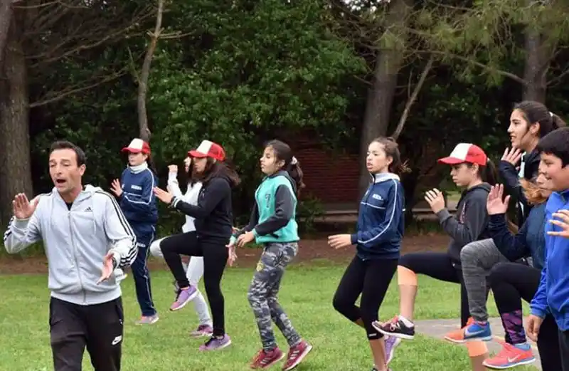 El atletismo de la Escuela Municipal es ejemplo una vez más, fronteras afuera de la ciudad