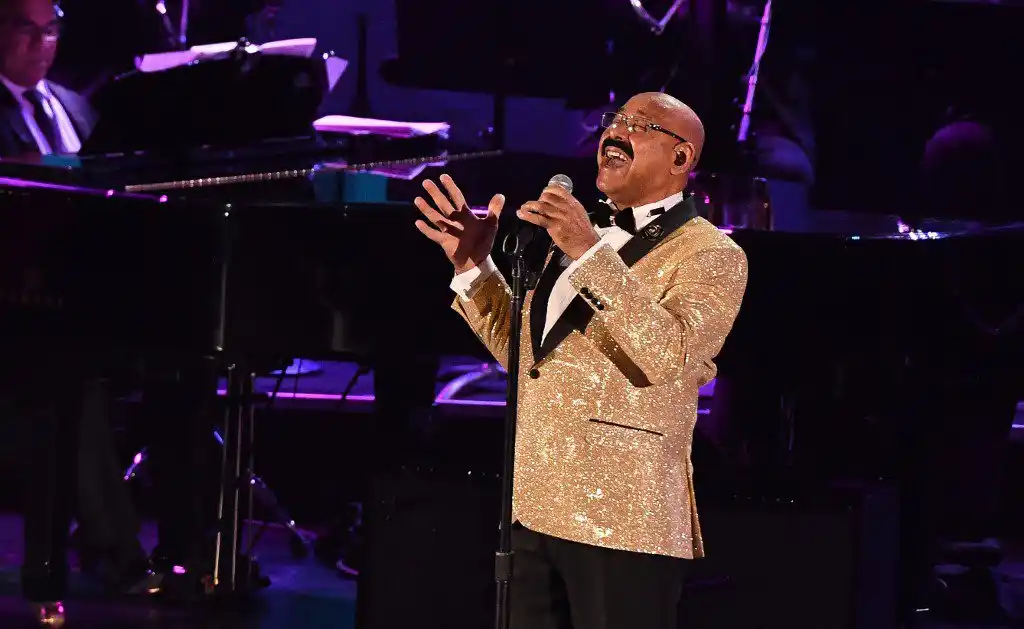 ¡CON UN ESPECTÁCULO MAGISTRAL! Oscar D´León inaugura oficialmente la Serie del Caribe 2023