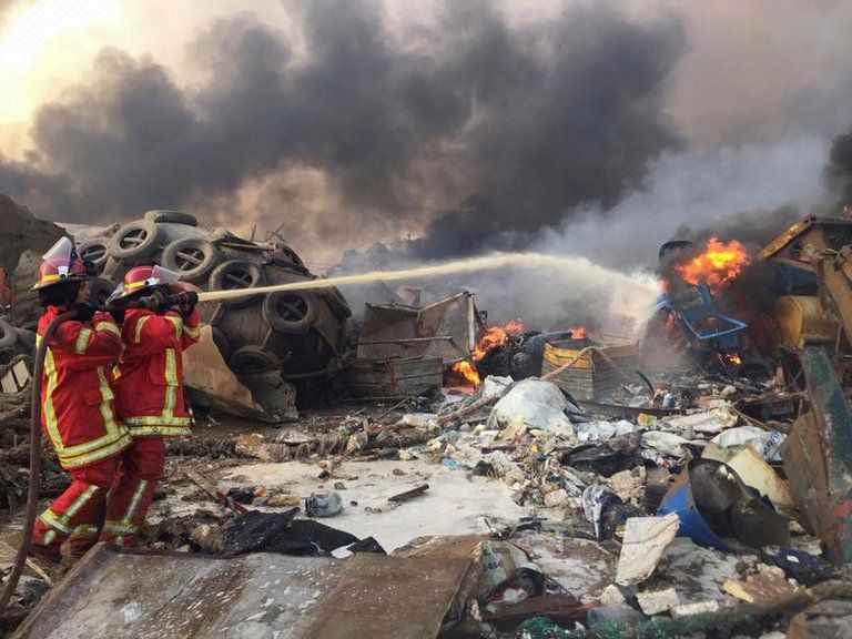 Qué fue lo que causó la enorme explosión en el puerto de Beirut