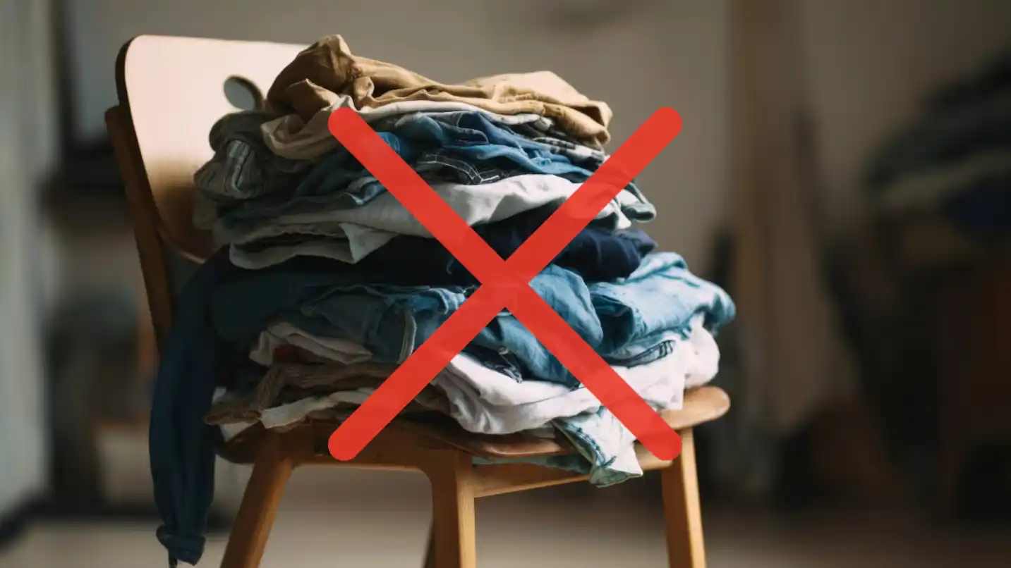 Adiós a la silla con ropa: el guardado oculto se impone como tendencia en dormitorios este 2026