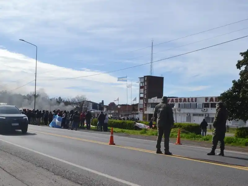 Sigue la crisis en Vassalli.