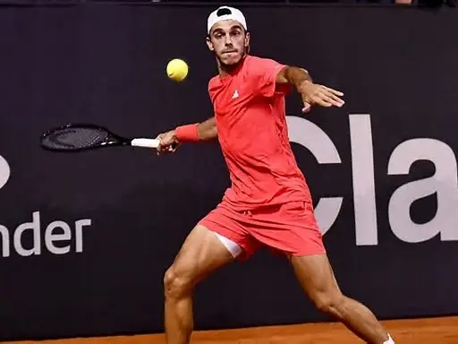 Fran Cerúndolo se metió en la segundo ronda del torneo carioca. Foto: AP