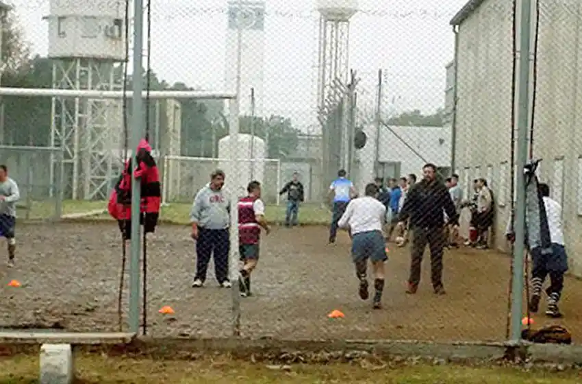 Transmitiendo valores tras los muros