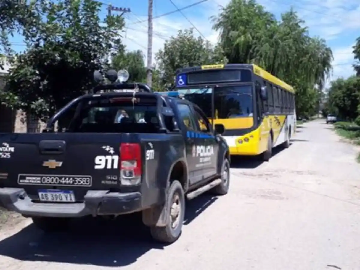 Dos jóvenes robaron un colectivo de línea en Santa Fe