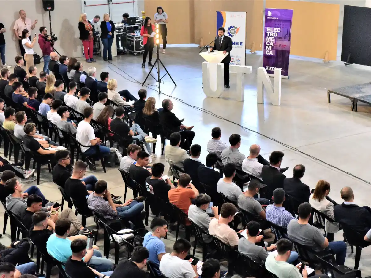 Más de 400 estudiantes participan del Congreso Nacional de Ingeniería Electromecánica      
