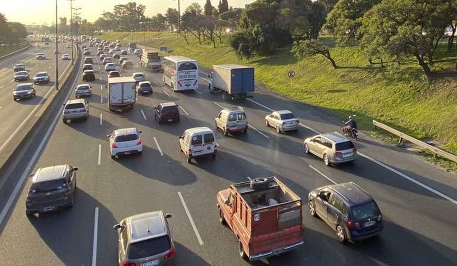 Pidió un auto a través de una app y el chofer intentó secuestrarla