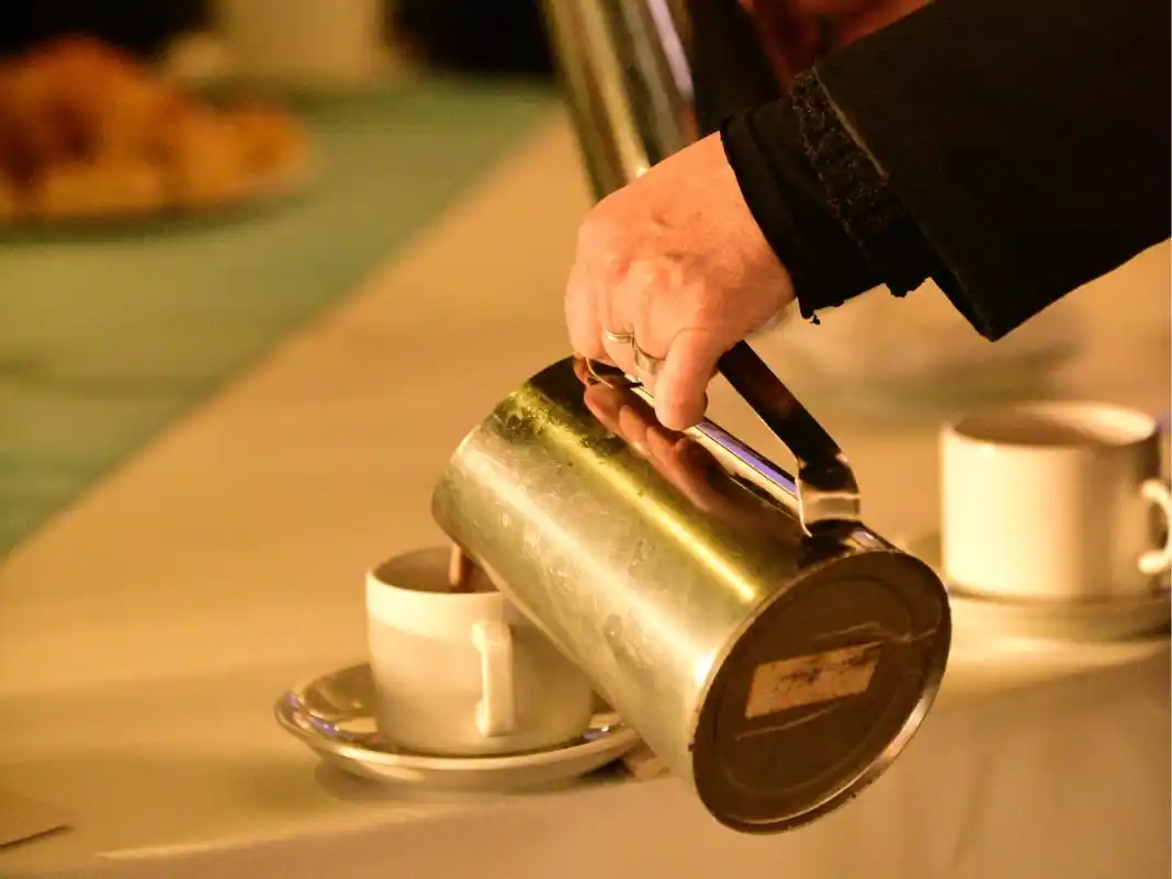 El tradicional chocolate caliente se desarrolló en el Superdomo.