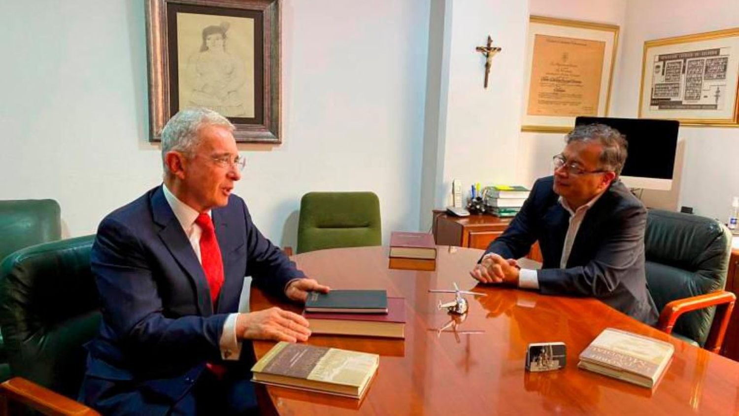 Por tercera vez Petro y Uribe se reúnen: esto fue lo que hablaron