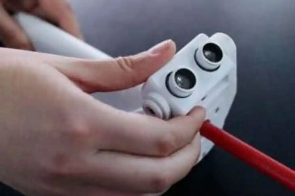 Un bastón ayudará a las personas con discapacidad visual a detectar elementos a través de sensores