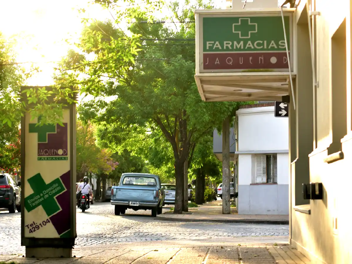  Farmacéuticos denuncian competencia desleal y piden reglas igualitarias 