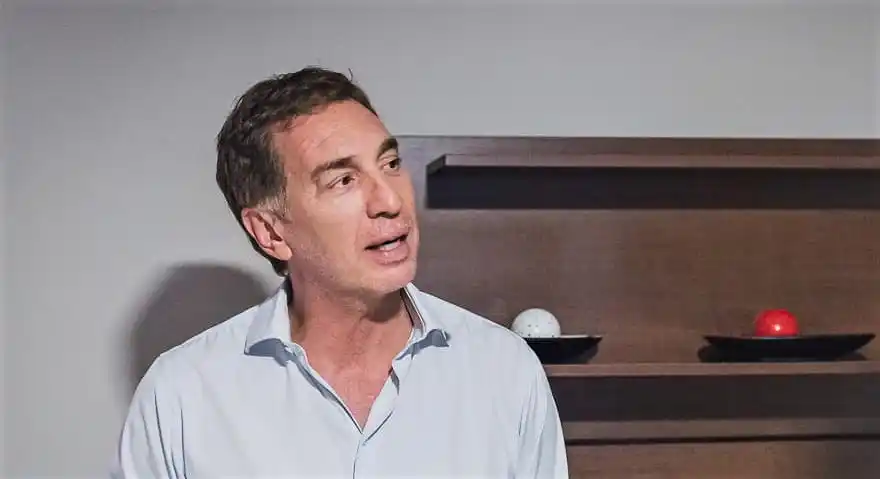 Diego Santilli llega a San Pedro para dialogar con empresarios y matear con vecinos