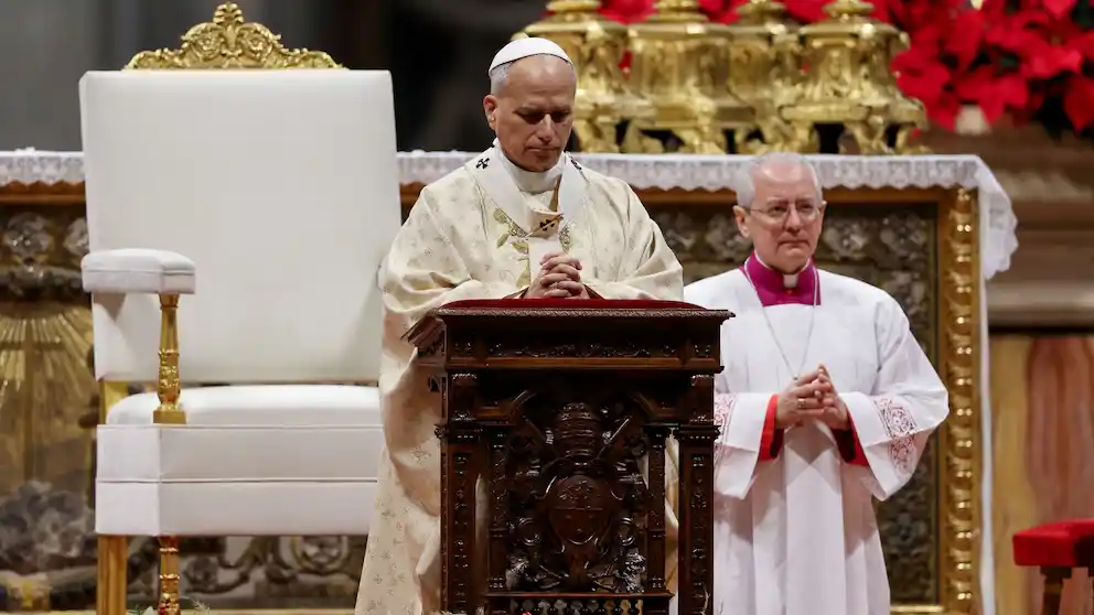 León XIV dio su primer misa de Navidad: "No estamos al servicio de una palabra prepotente"