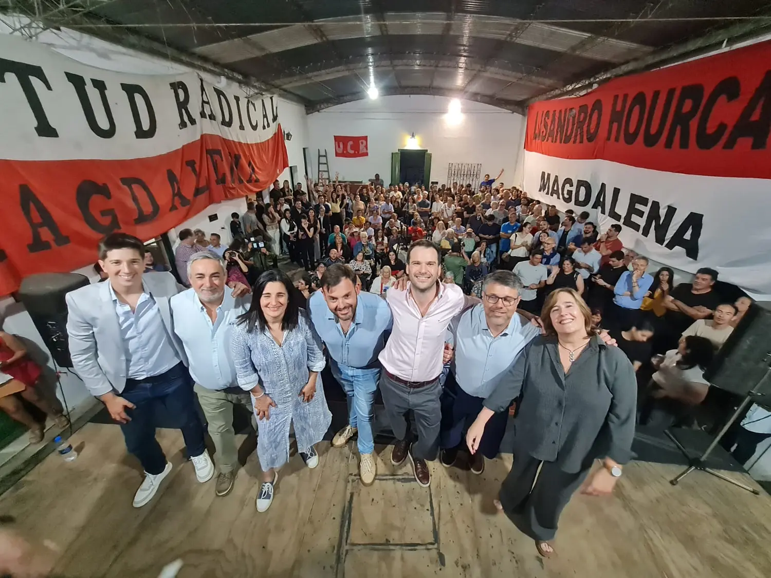 Juan Manuel López cerró su campaña en Magdalena: "Le pido a la sociedad que no caiga en la trampa de la polarización"