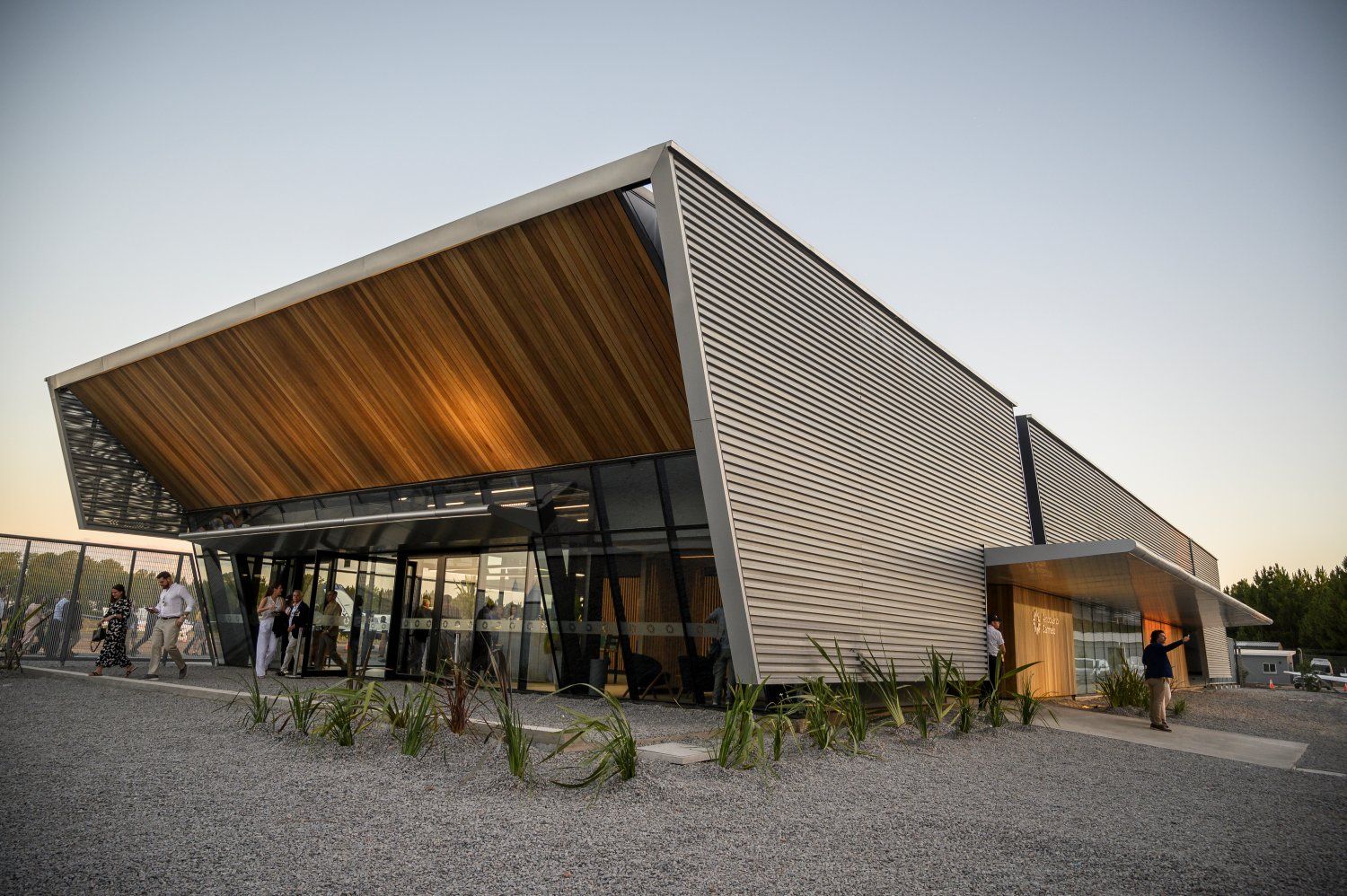 Uruguay: inauguraron el nuevo Aeropuerto Internacional de Carmelo