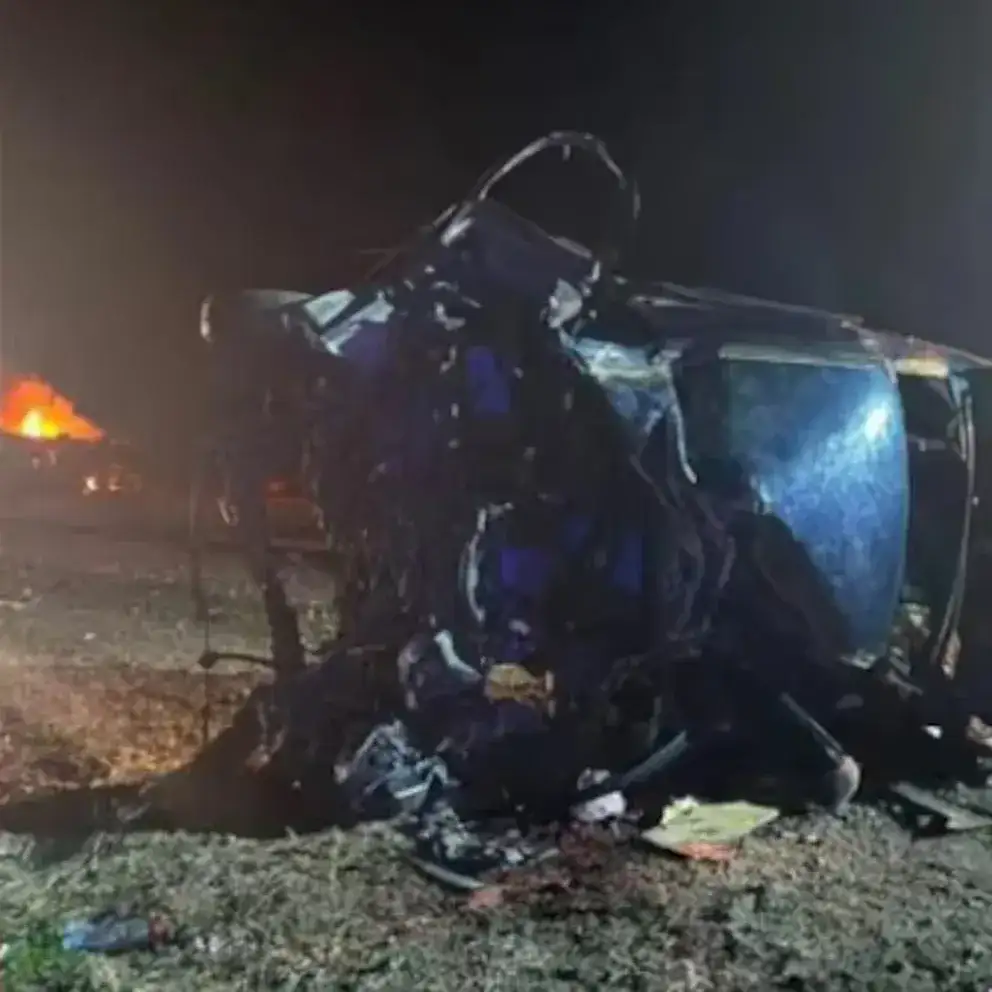 Tragedia en la Ruta 34: tres muertos y un herido tras un choque entre un auto y un camión con gasoil - 1